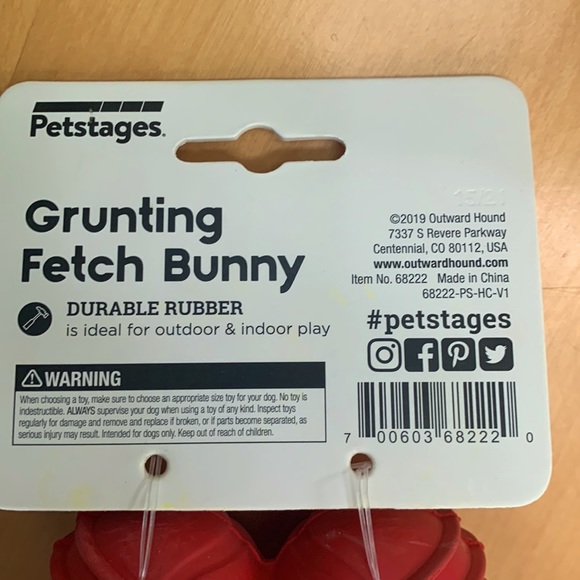 Grunting Bunny Fetch & Tug Toy - Picture 4 of 4